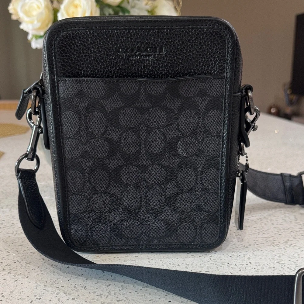 🔥SOLD🔥🖤Coach Sullivan Crossbody Bag In Signature Canvas🔥 - Picture 1 of 9
